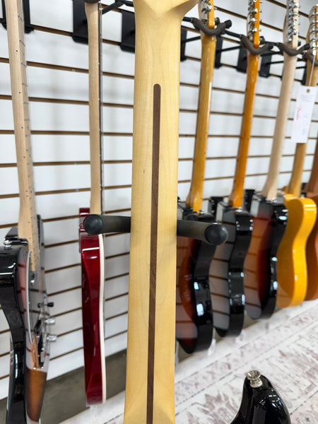 Fender Player Stratocaster with Maple Fretboard - Black