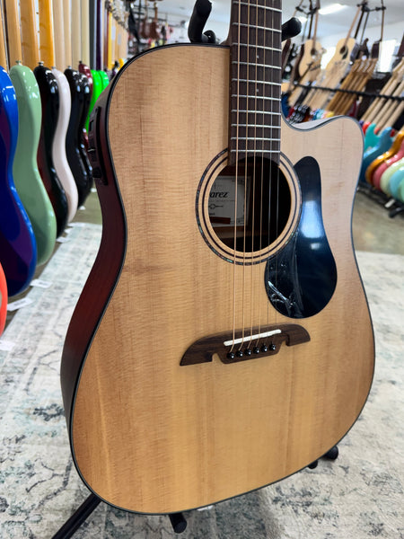 Alvarez AD30CE Artist Series Cutaway Dreadnought with Electronics - Natural