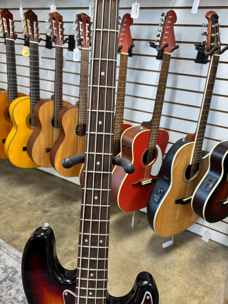 Squier Classic Vibe '60s Precision Bass - 3-Color Sunburst