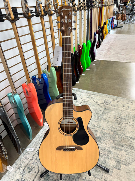 Alvarez AF30CE Artist OM/Folk Acoustic - Natural