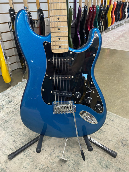 Squier Affinity Stratocaster with Maple Fretboard - Lake Placid Blue