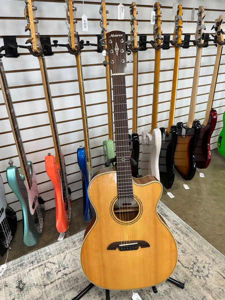 Alvarez AFH600CEFolk Acoustic Electric Guitar - Natural
