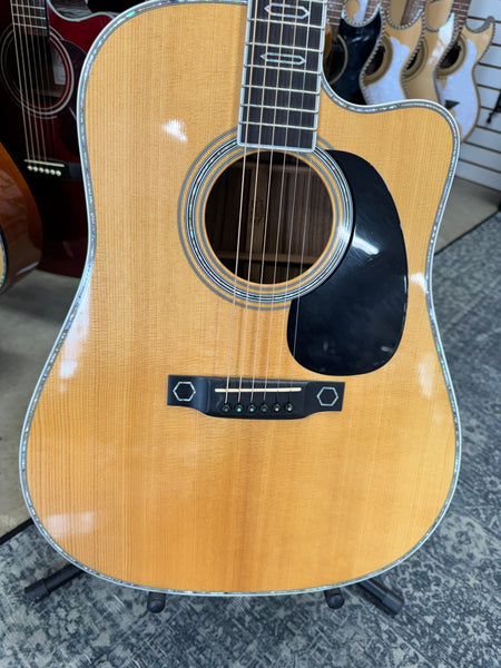 Martin DC Aura Custom Dreadnaught Acoustic Electric - Natural