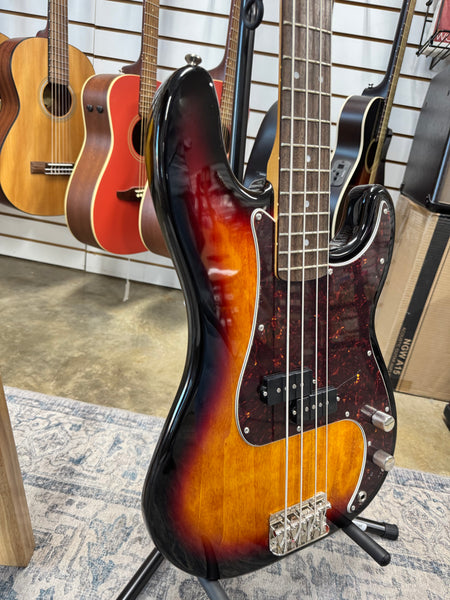 Squier Classic Vibe '60s Precision Bass - 3-Color Sunburst