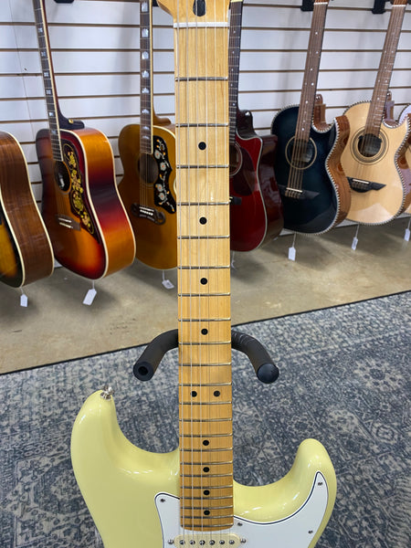 Fender Player II Stratocaster - Hialeah Yellow
