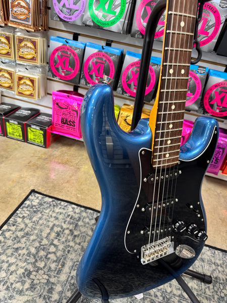 Fender American Professional II Stratocaster with Rosewood Fretboard - Dark Night