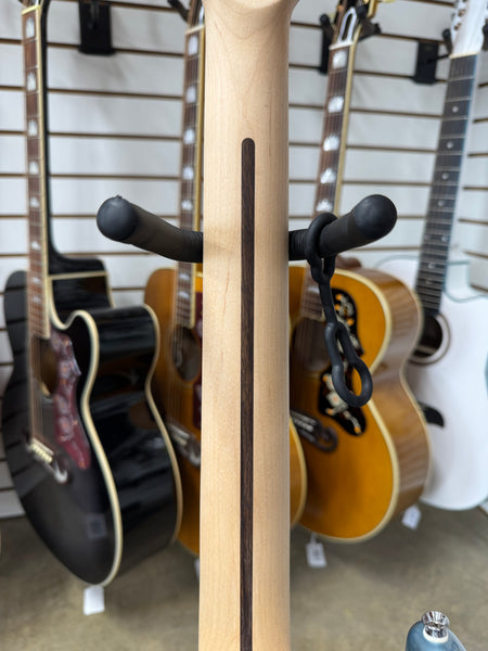 Squier Affinity Stratocaster Junior - Ice Blue Metallic - B Stock