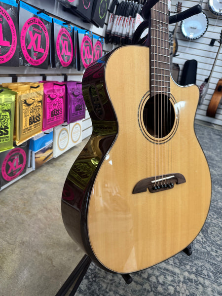 Alvarez AEG70ce Armrest Grand Auditorium Acoustic Electric Guitar - Natural - Used