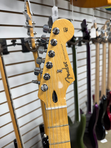 Fender Player Stratocaster with Maple Fretboard - 2-Color Sunburst