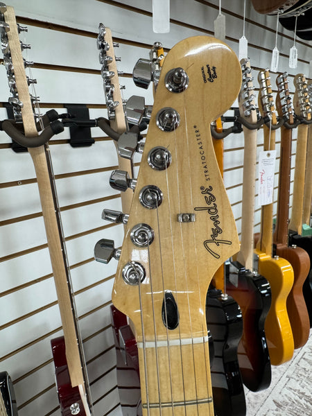 Fender Player Stratocaster with Maple Fretboard - Black