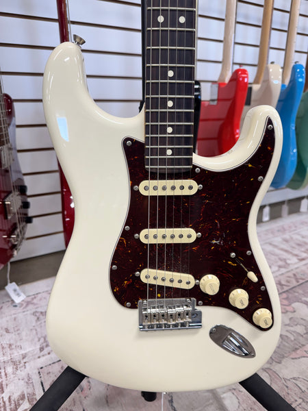 Fender American Professional II Stratocaster with Rosewood Fretboard - Olympic White - Used