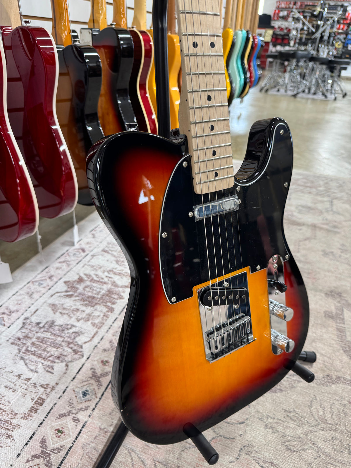 Squier Affinity Telecaster with Maple Fretboard - 3-Tone Sunburst