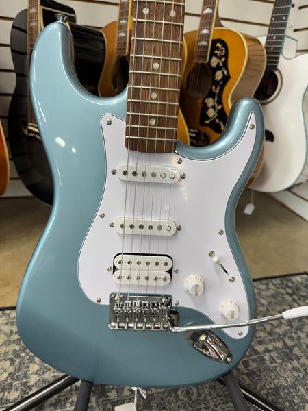 Squier Affinity Stratocaster Junior - Ice Blue Metallic - B Stock