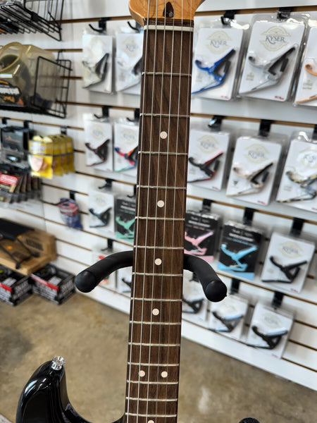 Fender Standard Stratocaster - 3-Color Sunburst