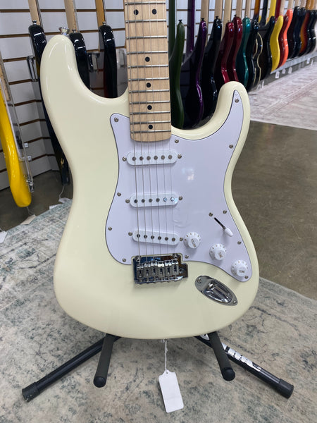 Squier Affinity Series Stratocaster with Maple Fretboard - Olympic White