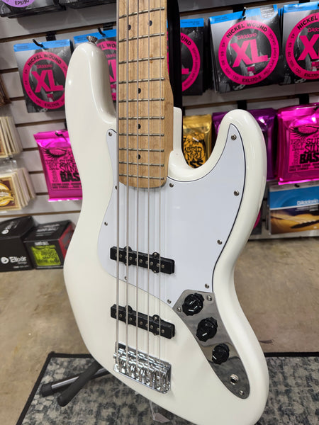 Squier Affinity Jazz Bass V with Maple Fretboard - Olympic White