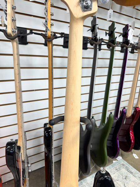 Squier Affinity Jazz Bass with Maple Fretboard - 3-Color Sunburst