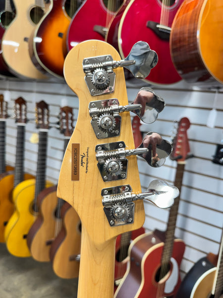 Squier Classic Vibe '60s Precision Bass - 3-Color Sunburst