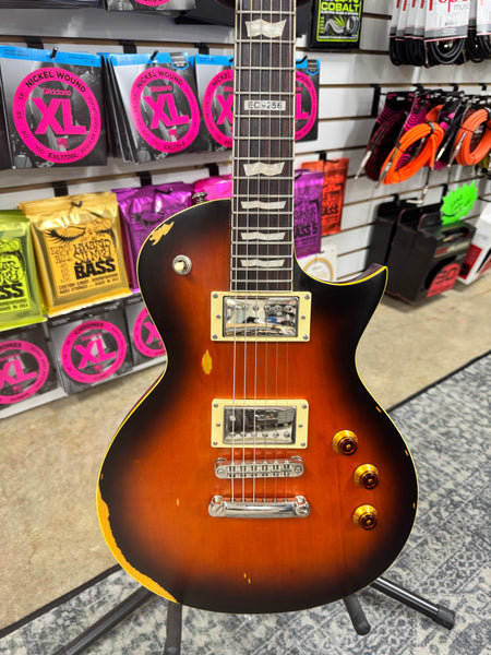 ESP LTD EC-256 Distressed - Distressed 2-Tone Burst