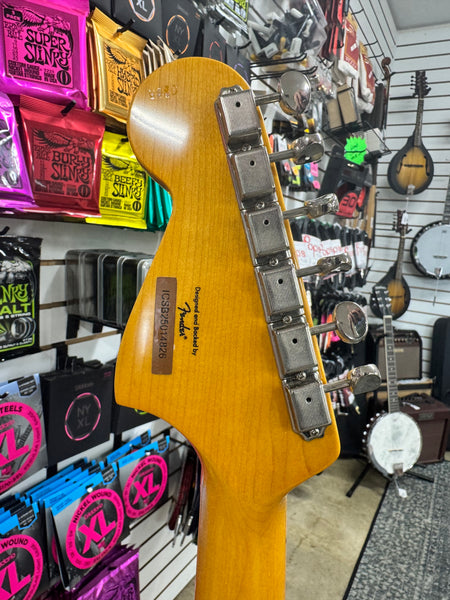 Squier FSR Classic Vibe Bass VI - Silver Sparkle