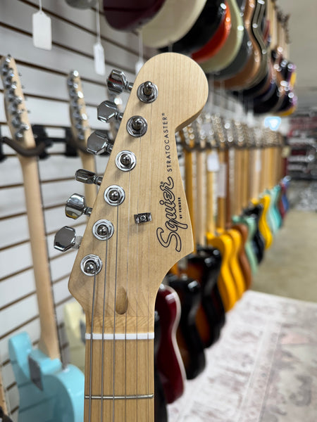 Squier Debut Series Stratocaster - Daphne Blue