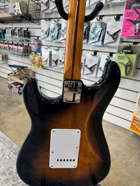 Squier Classic Vibe '60s Stratocaster with Laurel Fretboard - 3-Color Sunburst