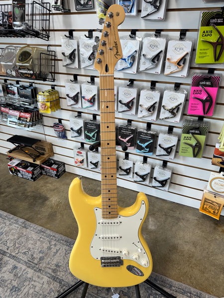 Fender Player Stratocaster with Maple Fretboard - Buttercream