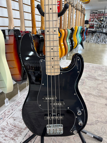 Squier Affinity Precision Bass PJ with Maple Fretboard - Black