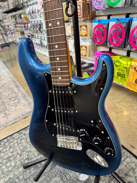 Fender American Professional II Stratocaster with Rosewood Fretboard - Dark Night