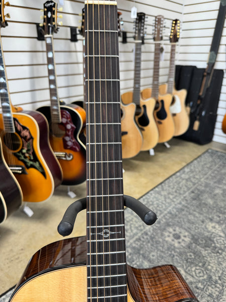 Alvarez AEG70ce Artist Elite Grand Auditorium Acoustic Electric Guitar - Natural