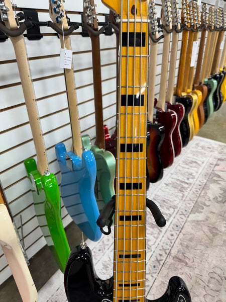 Squier Classic Vibe '70s Jazz Bass V - Black