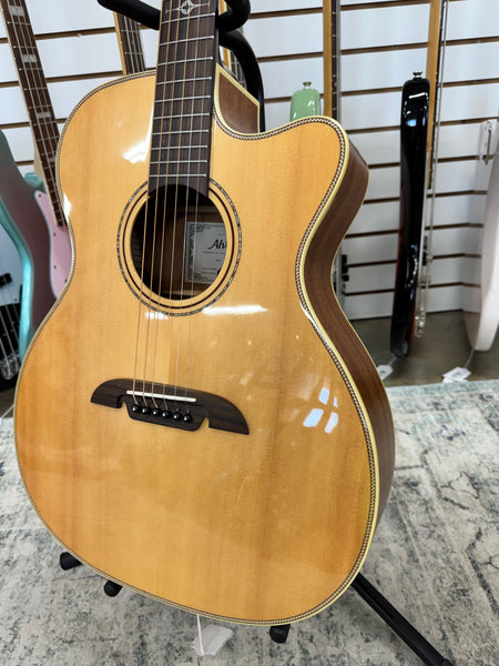 Alvarez AFH600CEFolk Acoustic Electric Guitar - Natural