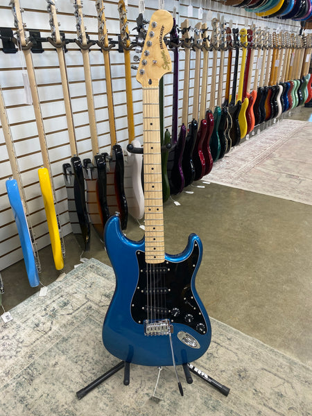 Squier Affinity Stratocaster with Maple Fretboard - Lake Placid Blue