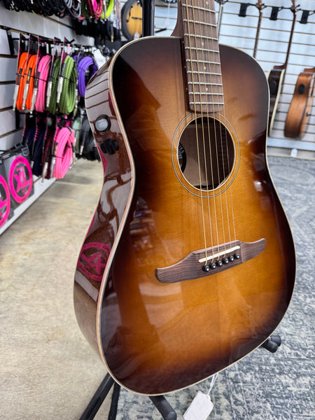 Fender California Traditional Series Malibu Classic - Aged Cognac Burst