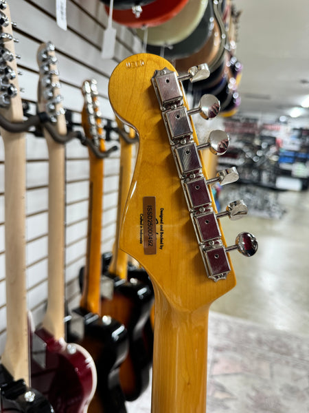 Squier Classic Vibe '60s Stratocaster with Laurel Fretboard - Candy Apple Red