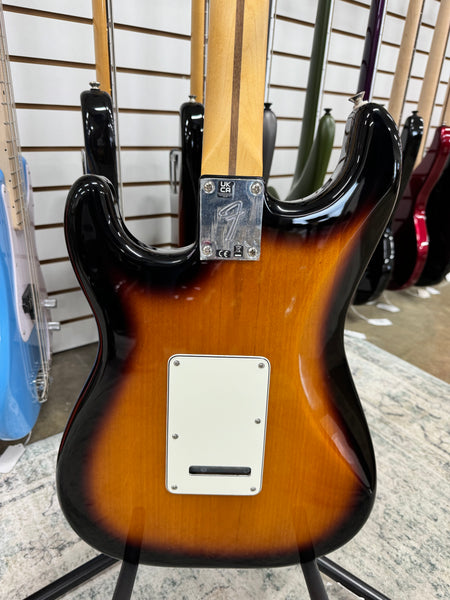 Fender Player Stratocaster with Maple Fretboard - 2-Color Sunburst