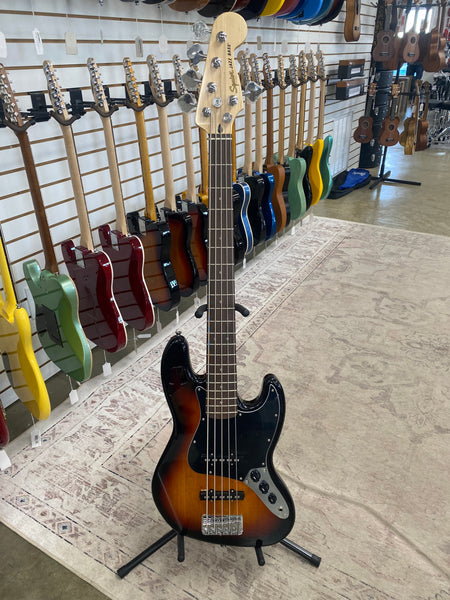 Squier Affinity Jazz Bass V - 3-Color Sunburst