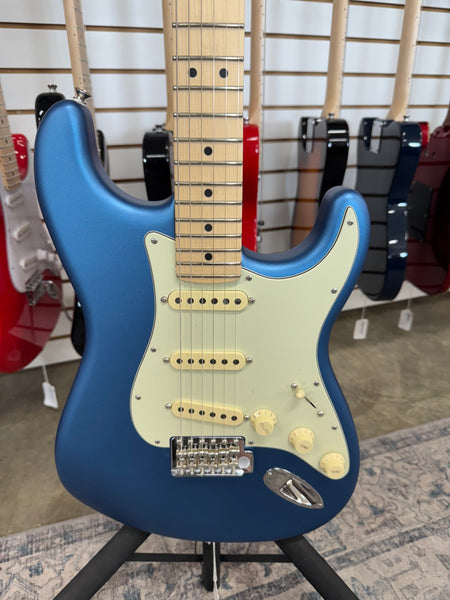 Fender American Performer Stratocaster with Maple Fretboard - Satin Lake Placid Blue - B Stock