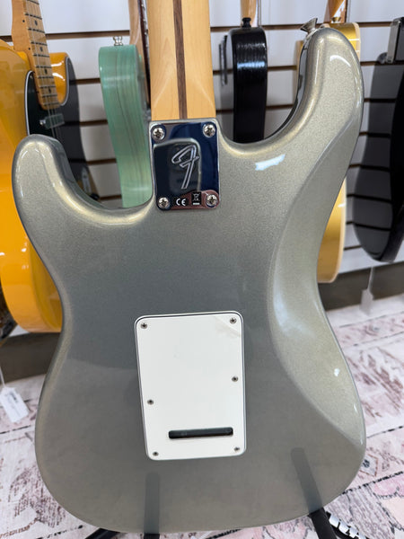 Fender Player Stratocaster with Pau Ferro Fretboard - Silver