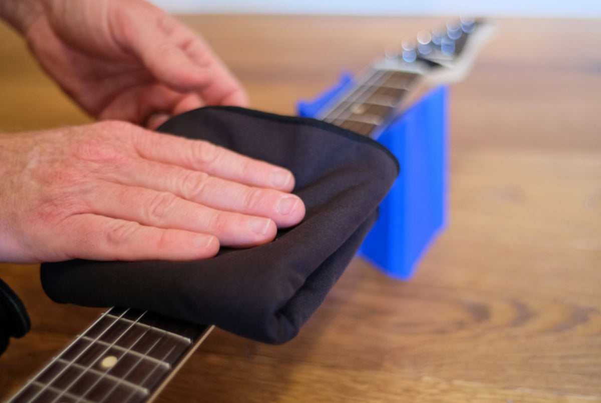 Music Nomad MN241 2 'n 1 Beyond Plush Players Cloth