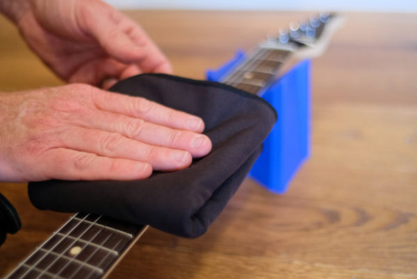 Music Nomad MN241 2 'n 1 Beyond Plush Players Cloth