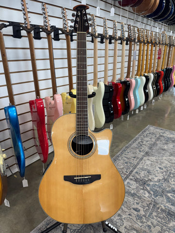 Ovation CS24 Celebrity Standard - Natural - B Stock