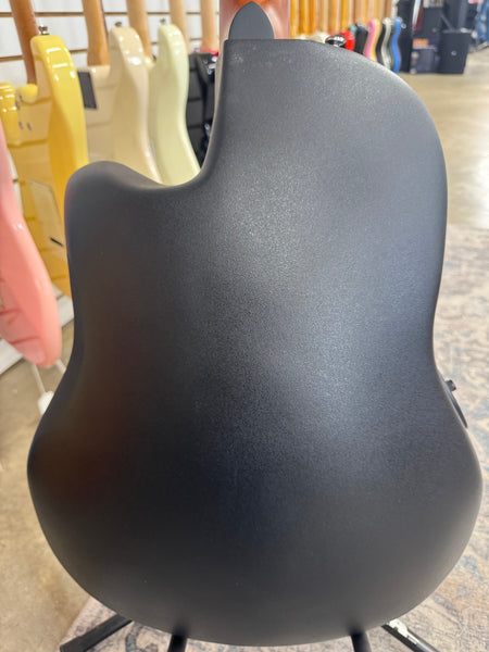 Ovation CS24 Celebrity Standard - Natural - B Stock