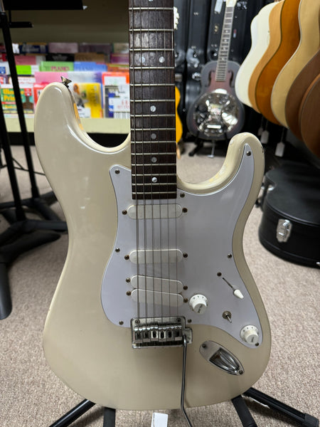 Peavey Predator AX HSS with Rosewood Fretboard and Power Bend Vibrato - White - Used