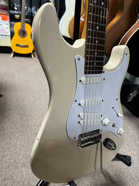 Peavey Predator AX HSS with Rosewood Fretboard and Power Bend Vibrato - White - Used