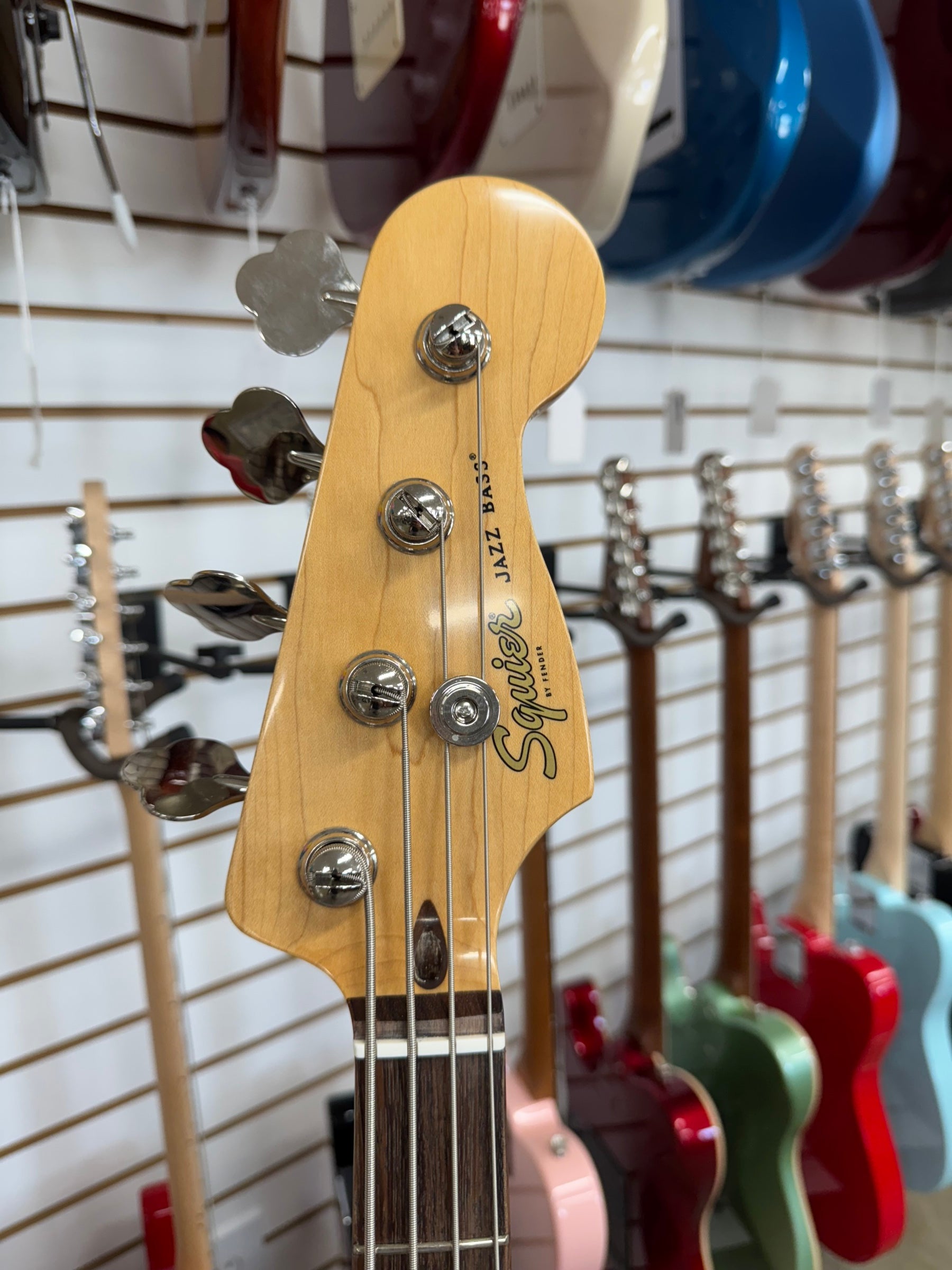 Squier Classic Vibe '60s Jazz Bass - Tahitian Coral - B Stock