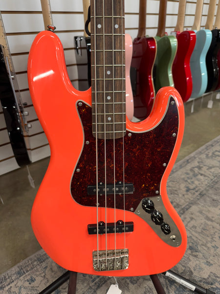 Squier Classic Vibe '60s Jazz Bass - Tahitian Coral - B Stock