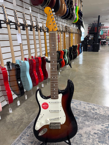Squier Classic Vibe '60s Stratocaster Left-Handed with Laurel Fretboard - 3-Color Sunburst - Consignment