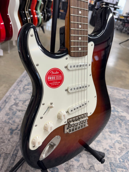 Squier Classic Vibe '60s Stratocaster Left-Handed with Laurel Fretboard - 3-Color Sunburst - Consignment