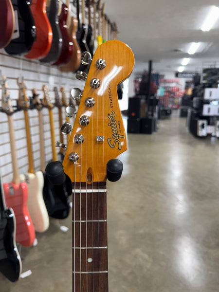 Squier Classic Vibe '60s Stratocaster with Laurel Fretboard - Candy Apple Red - B Stock